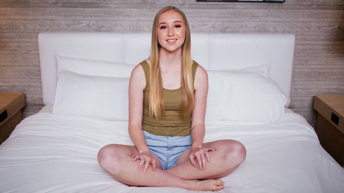 [GirlsDoPorn.com] Renee (19 Years Old / E464 / 24.03.2018) [2018 г., All Sex, Hardcore, Legal Teen, Amateur Girls, Oral, Casting, Facial, 1080p]
