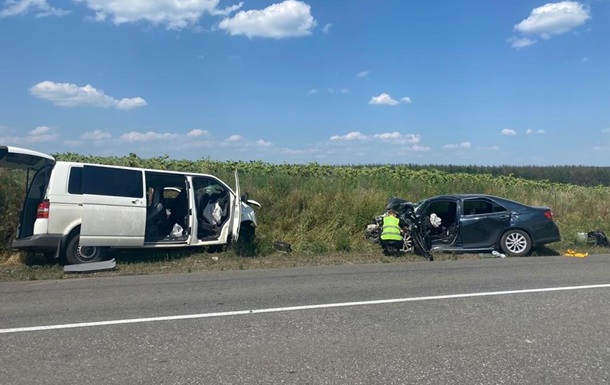 В ДТП на Луганщине пострадали девять человек