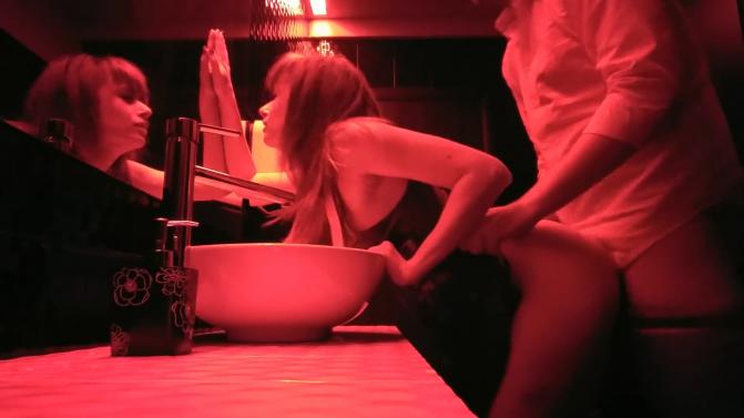[PornHub.com] (fortunateplant in Club bathroom) [2019, Amateur, Public, Rough Sex, Russian, 1080p, HDRip]