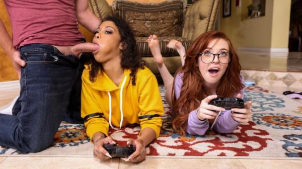 Jeni Angel, Madi Collins - Gamer Girl Threesome Action (Blowjob) BrazzersExxtra.com [SD]