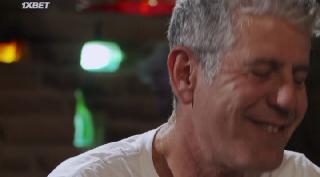 Бегущий: Фильм об Энтони Бурдене (2021)