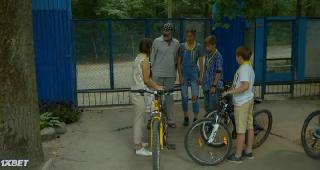 Дронини мандроны (2020)